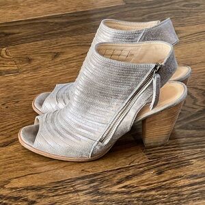 Paul Green metallic sandals